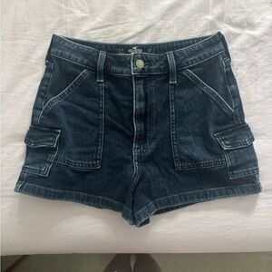 Hollister Dark Blue Denim Ultra High-Rise Cargo Mom Short 3”